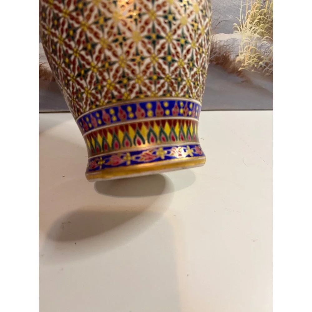 Thai Benjarong Porcelain Ginger Jar Hand Painted Gold Enamel Lidded Urn 9